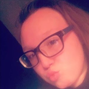 Meet your Posher, Shana